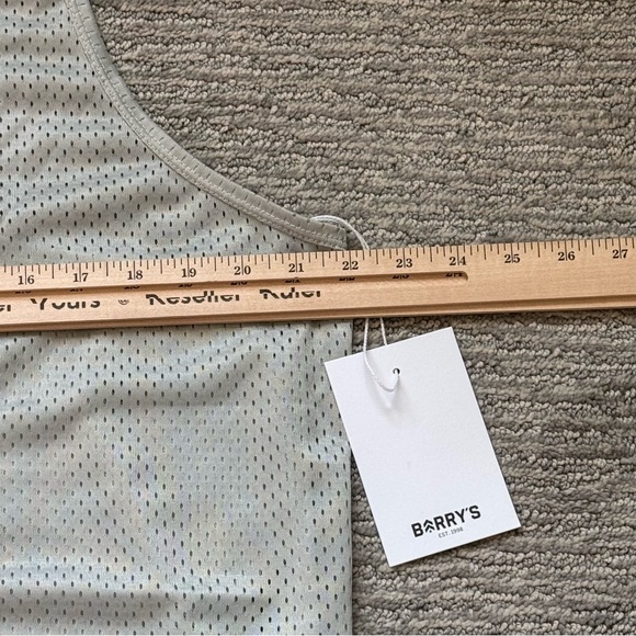 Barrys Bootcamp Shirt Mens XL Light Gray Relay Mesh Tank Top Sleeveless - Picture 4 of 6